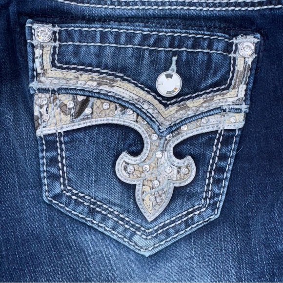 NWOT Rock Revival Women’s Yui Bootcut Jeans 26 Blue Lowrise Rhinestone - Picture 2 of 12